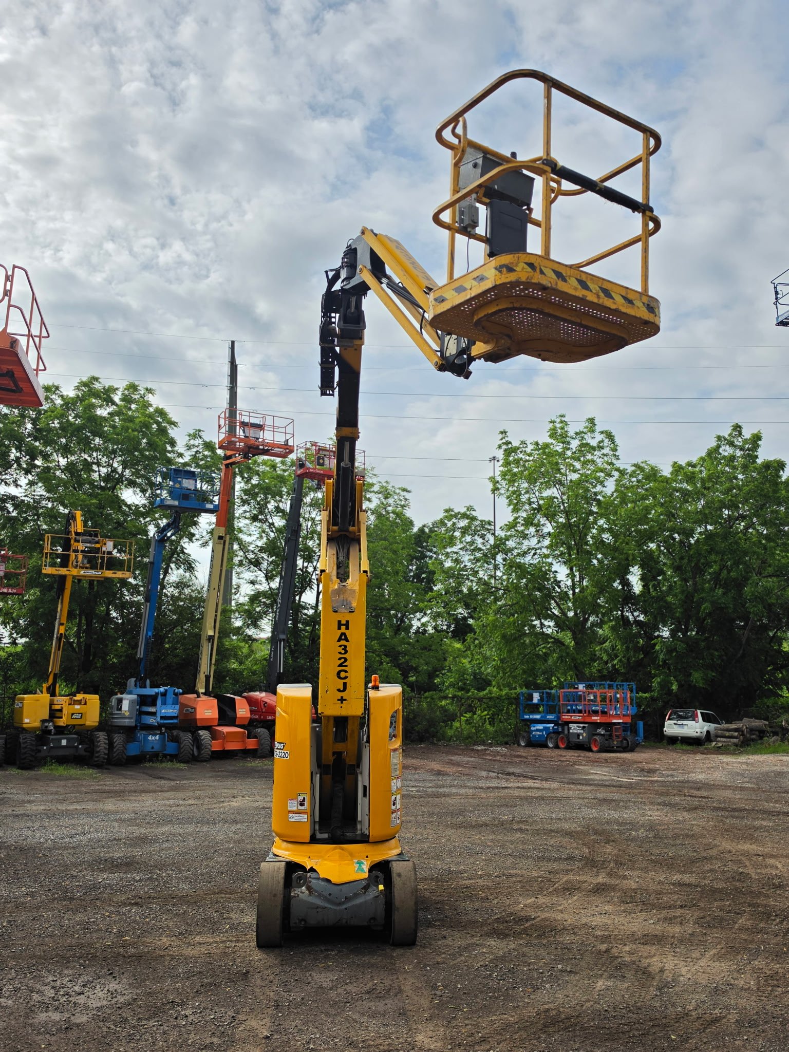 2011 Haulotte HA32CJ+ Articulating Boom-06