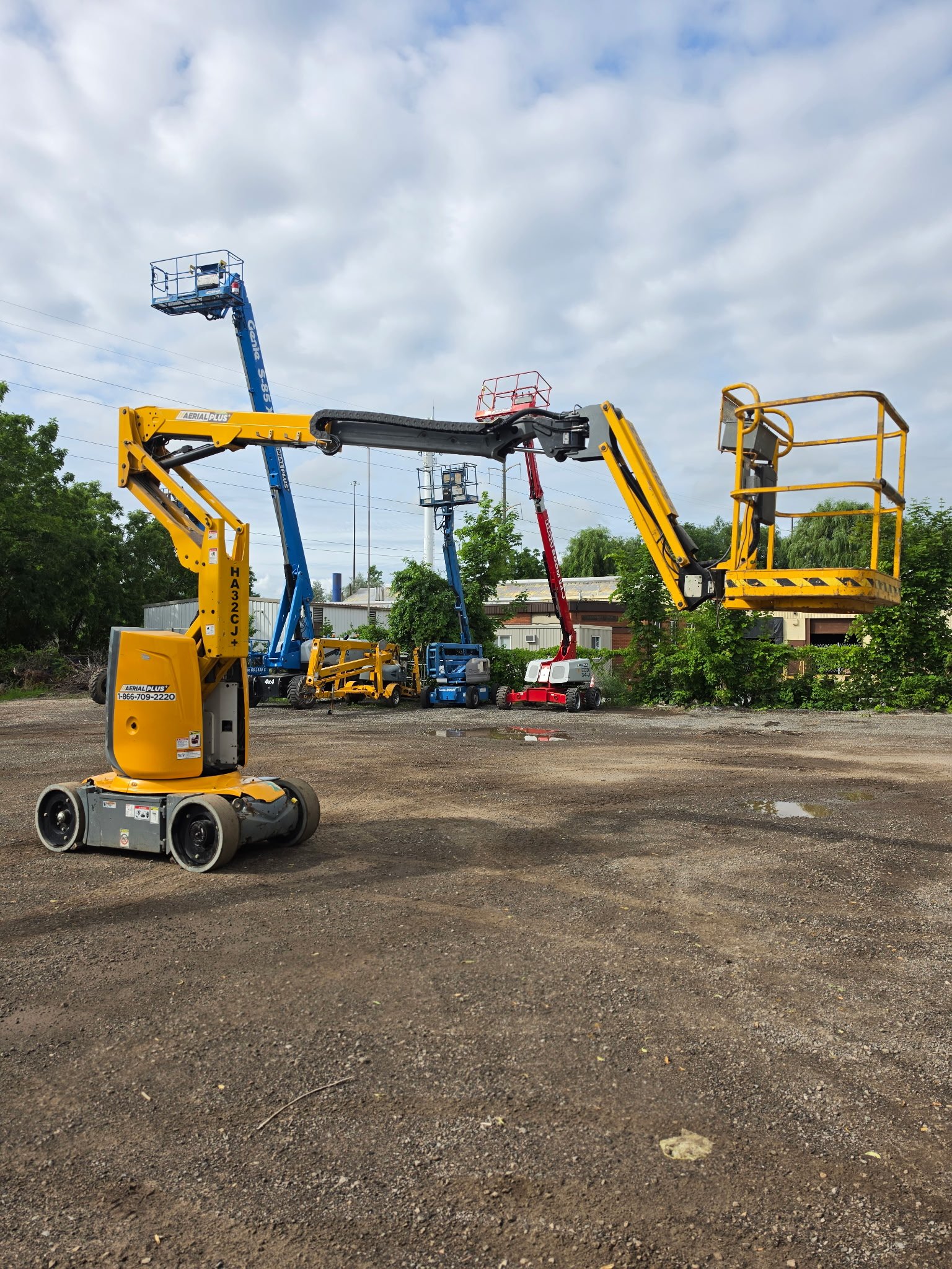 2011 Haulotte HA32CJ+ Articulating Boom-04